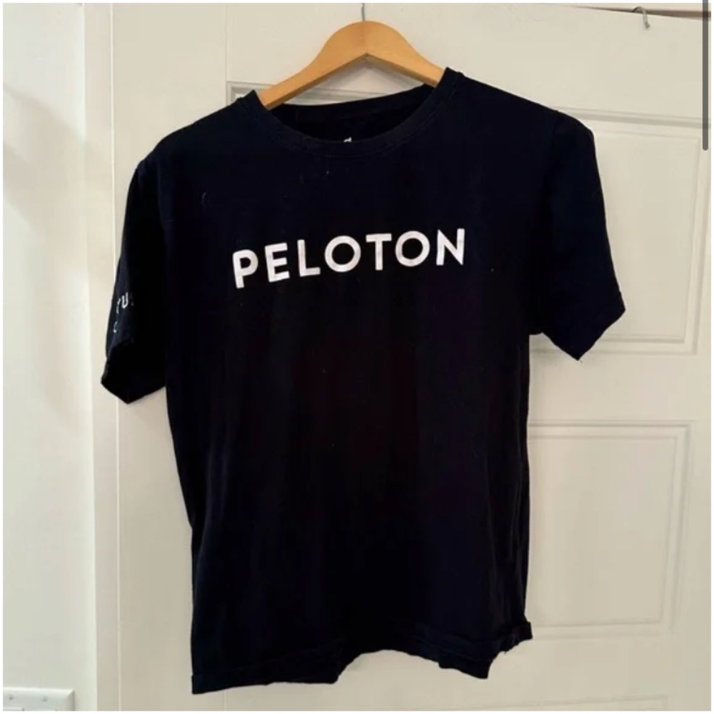 Women’s black large peloton shirt